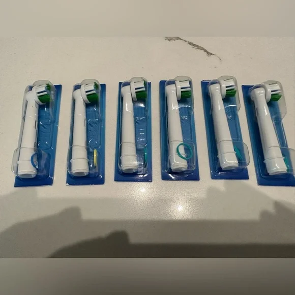 Oral-B Braun Toothbrush Replacement Heads 6 Brand New Unopened - Picture 2 of 6